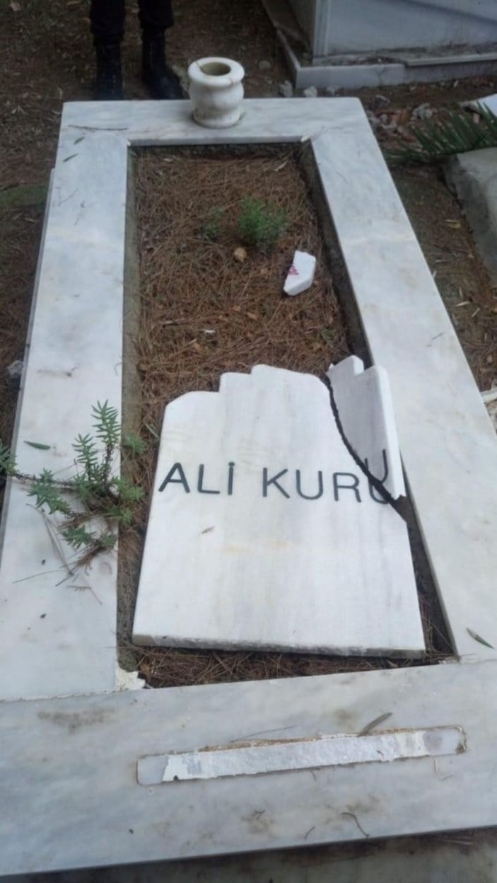 Mezarlıklara zarar verdi, Türk bayraklarını söktü, Moralim bozuktu dedi -2