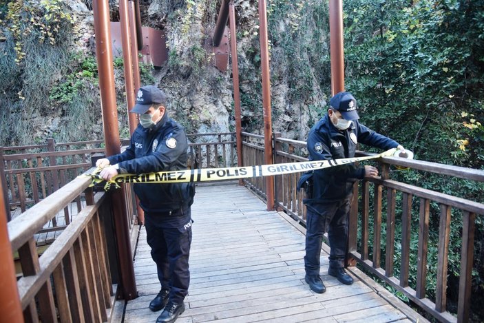 Antalya'da kayıp gencin cesedi obrukta bulundu