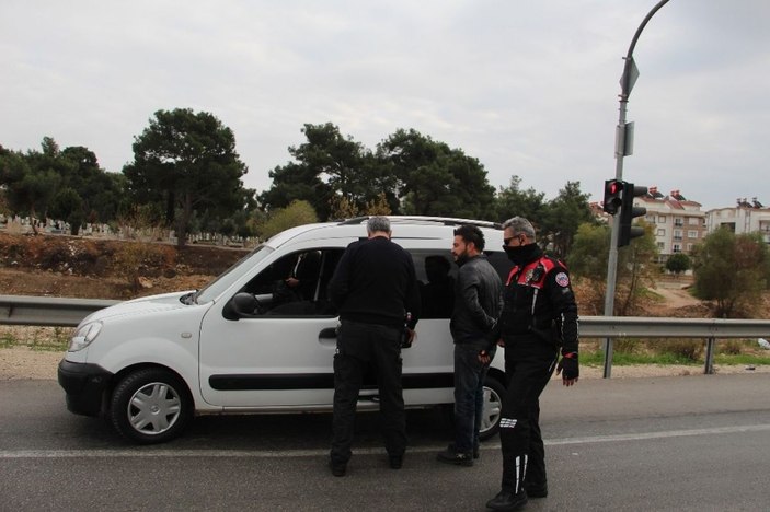 İkinci kez alkollü araç kullanırken yakalandığı polise, Ben de memur çocuğuyum dedi -8