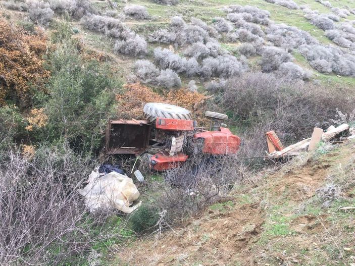Aydın'da uçuruma yuvarlanan traktörünün altında can verdi