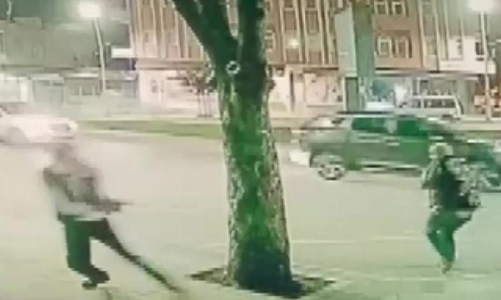 Taksiciye silahlı saldırı, güvenlik kamerasında -6