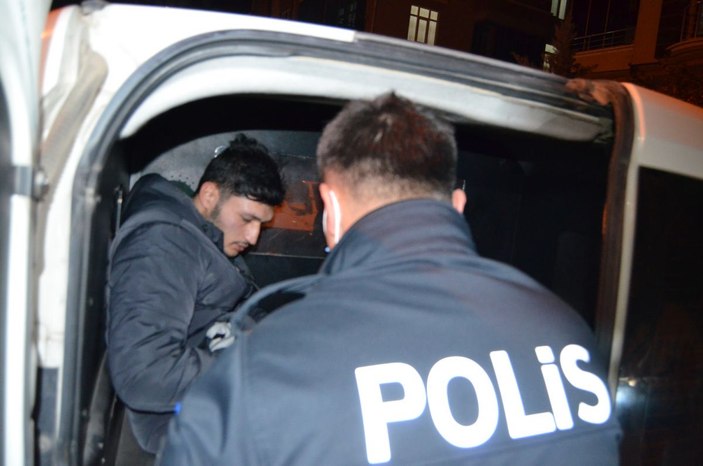 Aksaray'da kısıtlamaya uymayan genç, apartmanın bodrumunda saklanırken yakalandı