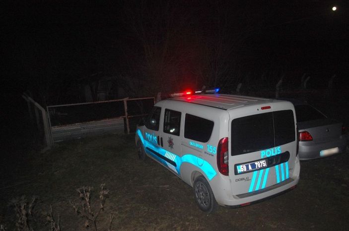 Tekirdağ'da hırsızlık: Köpekleri besleyip çitleri çaldılar