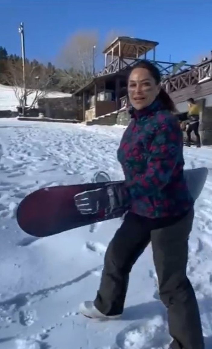 Hülya Avşar, Uludağ'da kayak yaptı -2