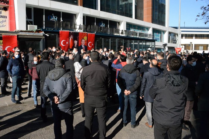 Diyarbakır'da dershane önündeki bombalı saldırıda yaşamını yitirenler anıldı -9