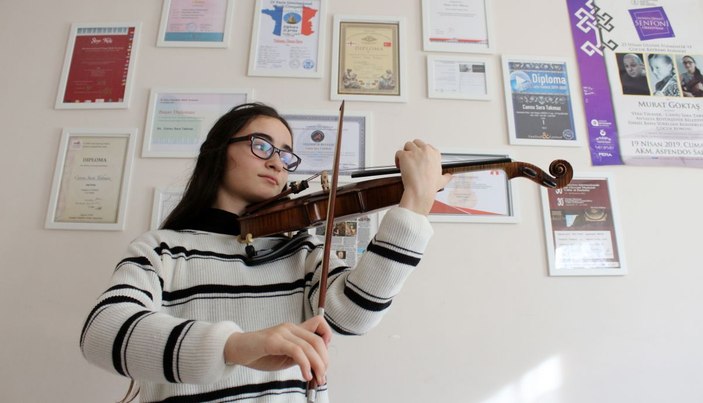 12 yaşındaki kemancı Cansu, 6 yarışmada Türkiye'yi temsil etti -2