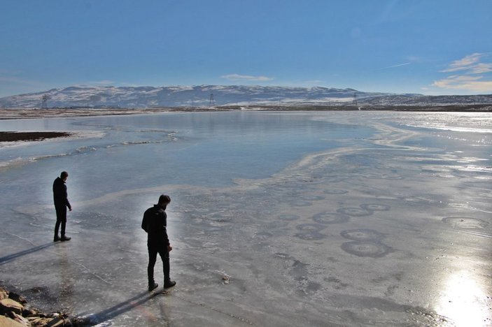 Karlıova'da sulama göleti buz tuttu -10