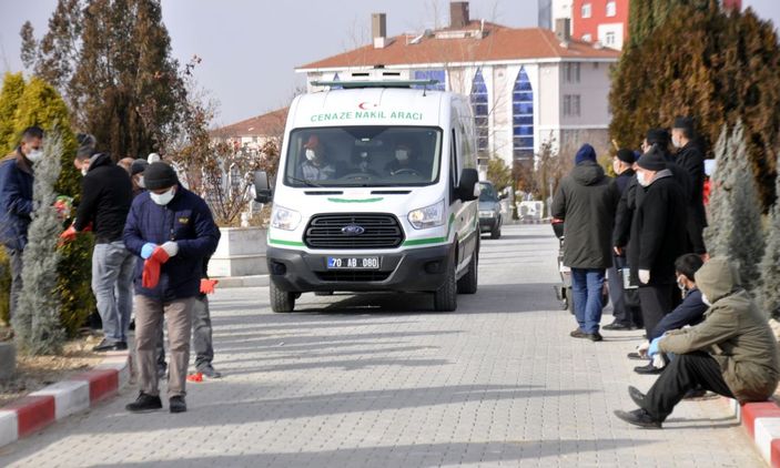 Koronavirüse yakalanan 2 kardeş, 1 saat arayla hayatını kaybetti -2