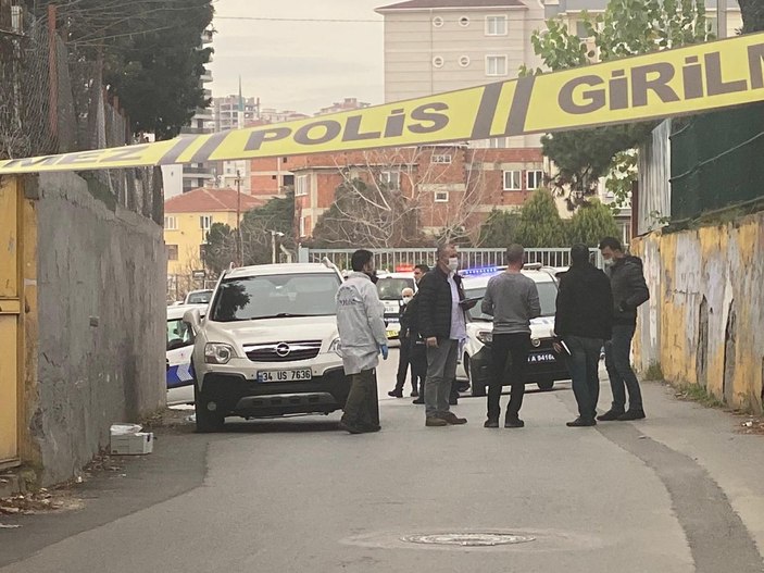 Pendik'te plakasında 'Maşallah' yazan araçla 350 bin lira gasbettiler