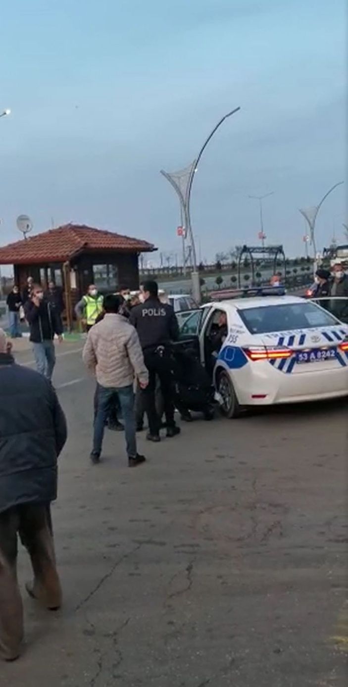 d Rize'de kaçırıp dövdükleri şahsı yola atarken yakalandılar