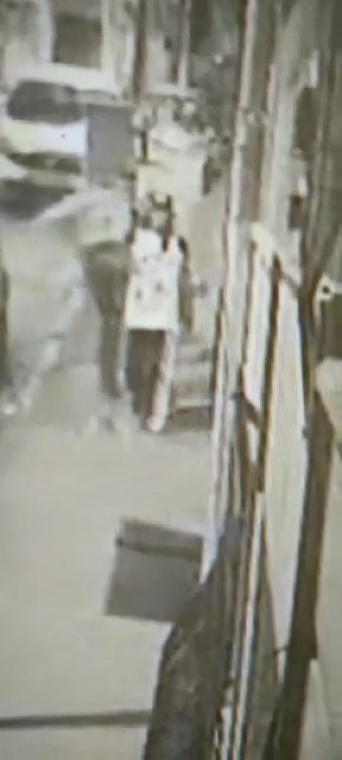 Şişli'de kız arkadaşını sokak ortasında iki kez darp etti: O anlar kamera -9
