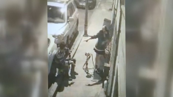 Şişli'de kız arkadaşını sokak ortasında iki kez darp etti: O anlar kamera -8