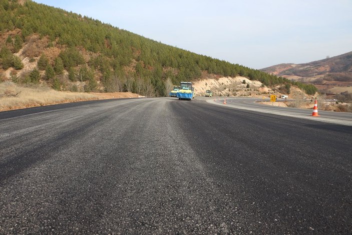 Karadeniz ile İç Anadolu arasındaki ulaşımı rahatlatacak yolda çalışmalar sürüyor -4