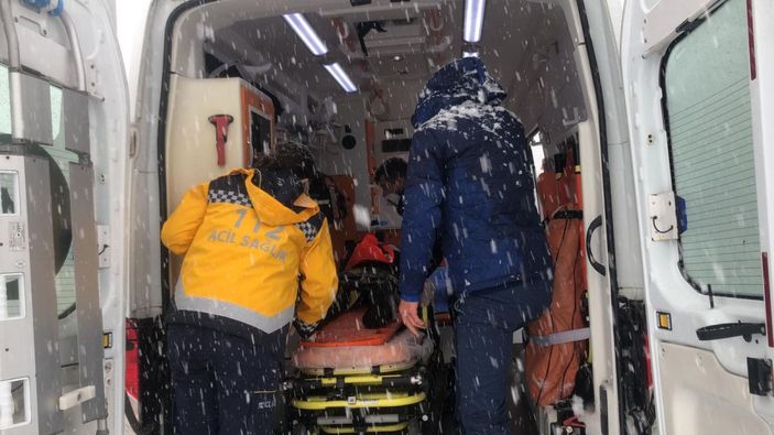 Zonguldak’ta yolcu otobüsü devrildi; yaralılar var (1) -4