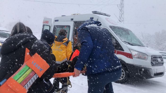 Zonguldak’ta yolcu otobüsü devrildi; yaralılar var (1) -8