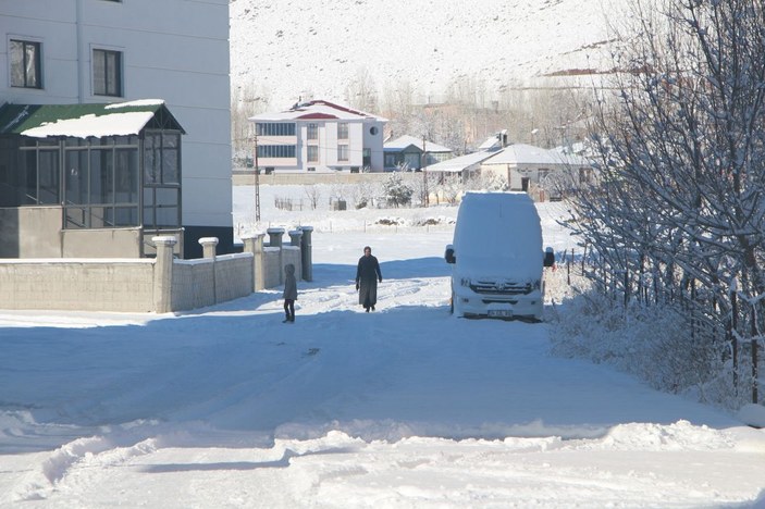 Karlıova'da kar yağışına rağmen 'kuraklık' korkusu -6
