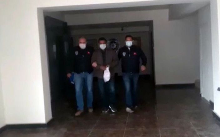 Evlerin kapı kilitlerini çalan şüpheli yakalandı -2