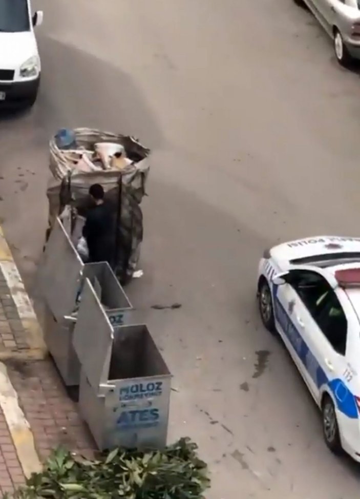Trafik polisleri, kumanyalarını kağıt toplayıcısına verdi -1