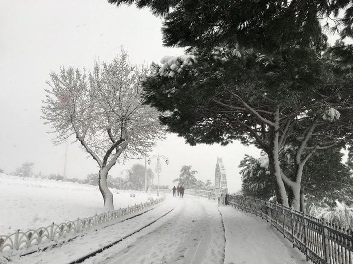 İstanbul’da kar etkisini artırdı, Çamlıca Tepesi’nde kar kalınlığı 20 santime ulaştı -1