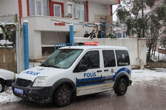 Silahını temizlerken yanlışlıkla kendini vurdu -2