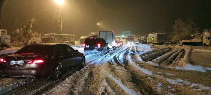 Düzce'de, TEM yolu İstanbul yönü ulaşıma kapandı  -7
