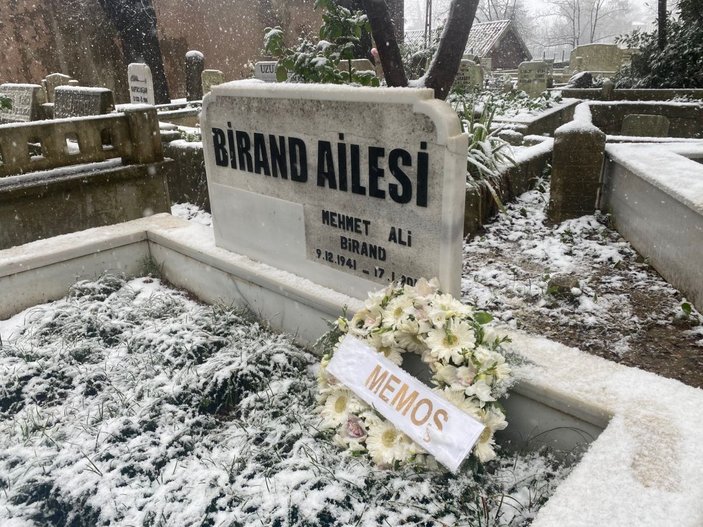Mehmet Ali Birand mezarı başında anıldı -7