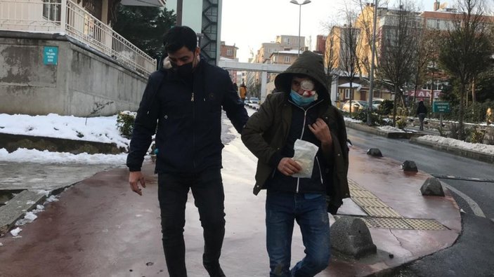 Şişli'de binadan üzerine buz sarkıtı düşen kişi yaralandı -1