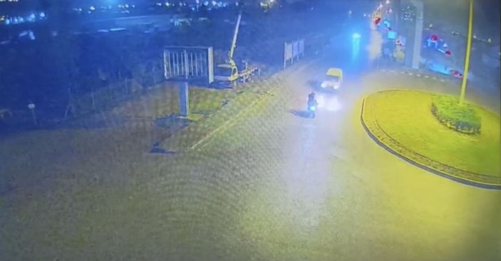 İzmir'de kaza  anı güvenlik kamerasında  -3