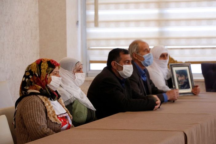 Evlat nöbetindeki baba: Canımızı, ciğerimizi kopardılar -1