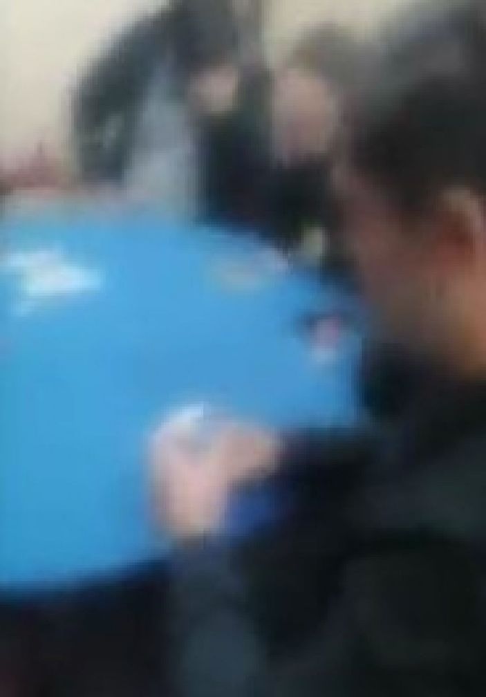 d Kağıthane'de kumar baskını; 16 kişiye 55 bin lira ceza kesildi -3