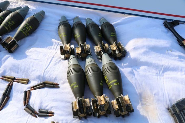 Teröristin üzerindeki kroki, toprağa gömülü mühimmatı ortaya çıkardı -5