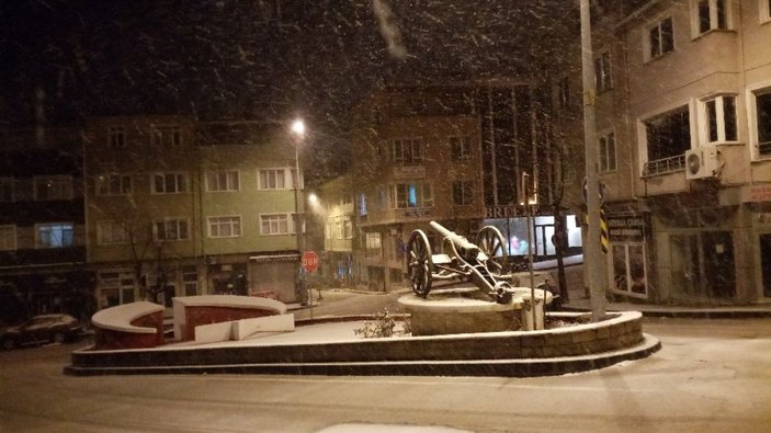 Kar yeniden İstanbul’un kapısında