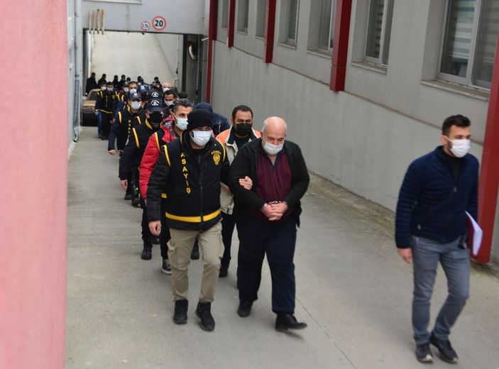 Adana merkezli 13 ilde oto hırsızlık şebekesine operasyon: 20 tutuklama -1