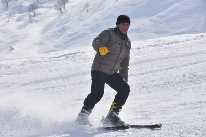 Bitlis’te kayak merkezleri açıldı, tatilciler akın etti -4