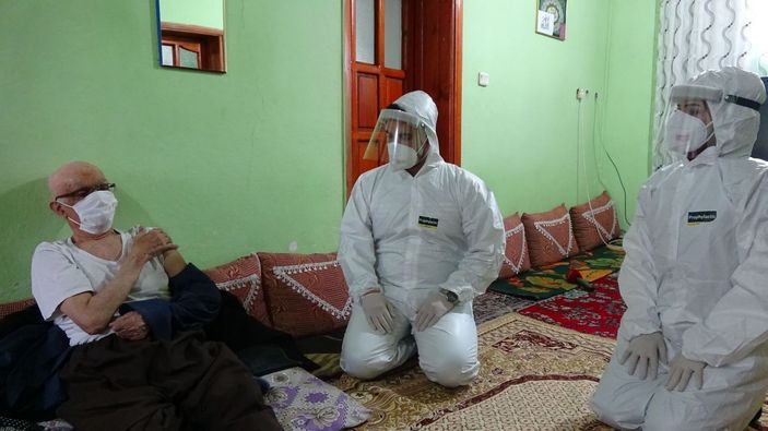 Yüksekova'da, sağlık ekipleri kar ve soğuk dinlemeden aşı yapıyor -1