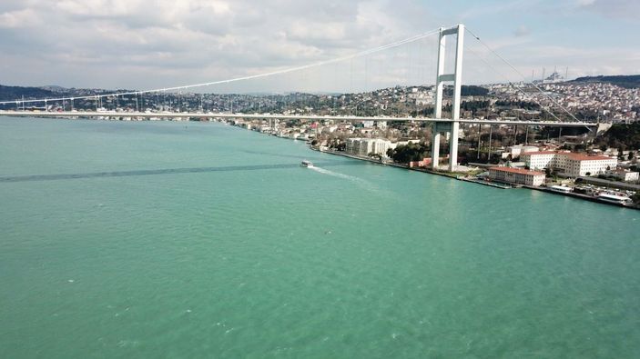 İstanbul Boğazı turkuaz rengine büründü