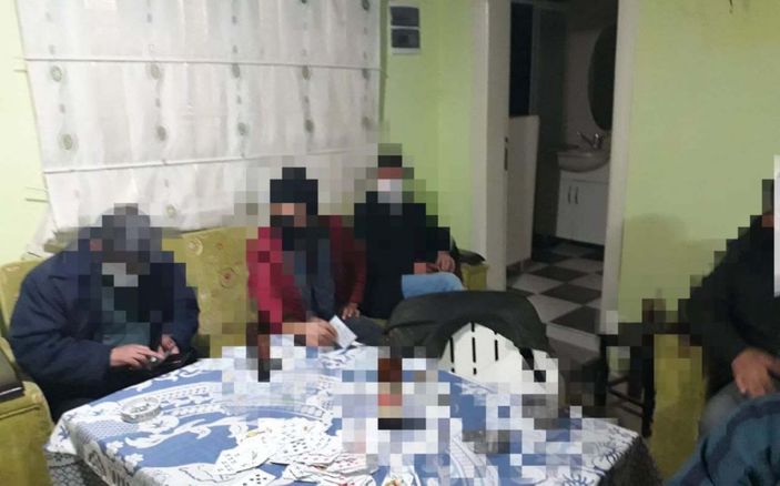 Evde kumar oynayan 31 kişiye 106 bin 516 lira ceza -1