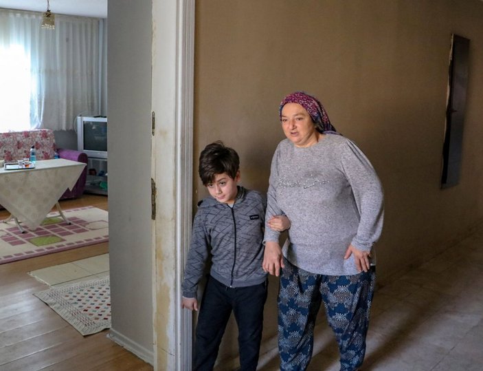 10 yaşındaki Atacan, annesinin hem eli hem ayağı -1