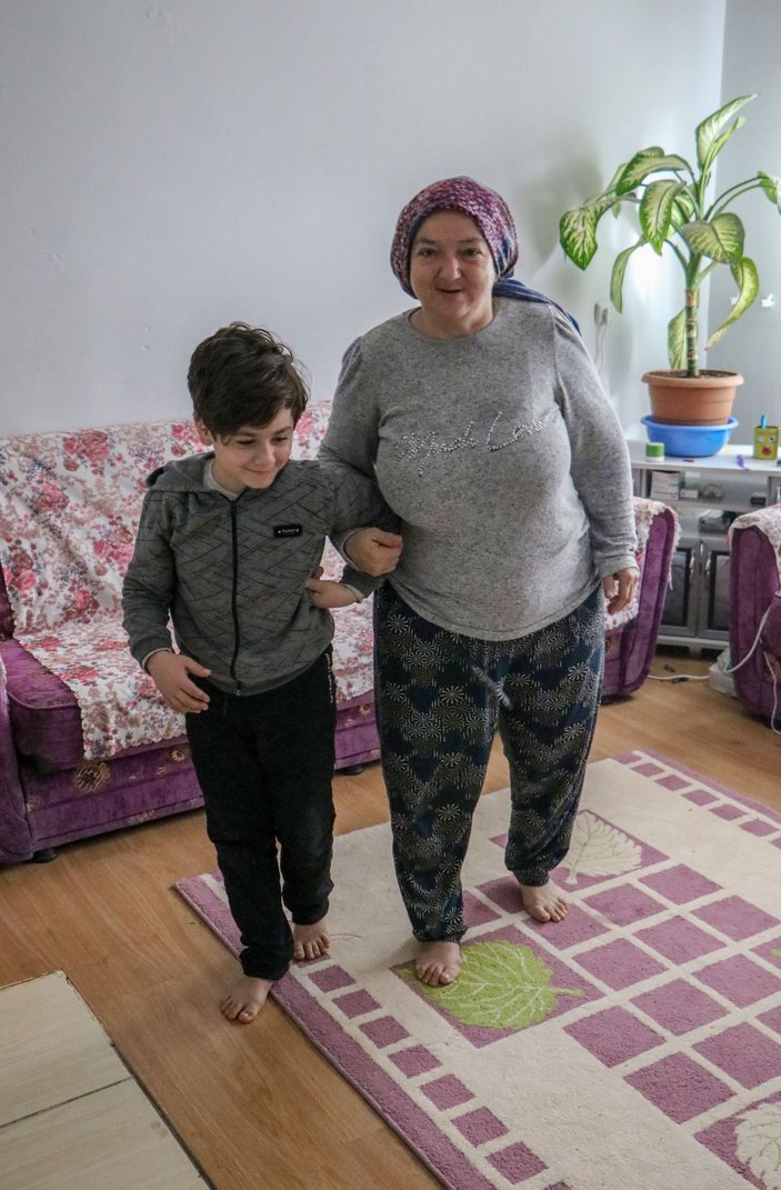 10 yaşındaki Atacan, annesinin hem eli hem ayağı -5