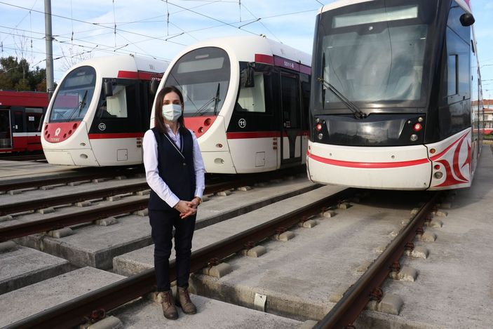 d Samsun'da bayılan yolcu raylara düştü