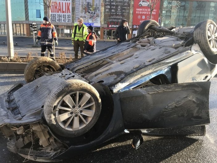 (Özel) Büyükçekmece’de boş yolda otomobil takla attı: 1 yaralı -2