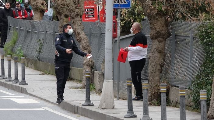 Şişli'de otomobili bağlanan korsan taksici kendini yakmak istedi -3
