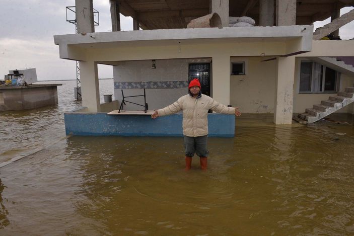 Hatay'da sağanağın ardından bazı tarla ve evler hala sular altında -4