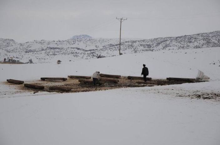 Tunceli'de kışı zor şartlarda geçiren besicilerin kuzu sevinci -2