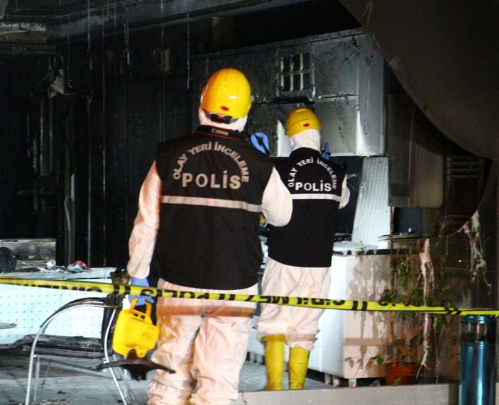 Kundakladıkları işyeri sahibi telefonla arayıp, yangını izlettirdiler -1