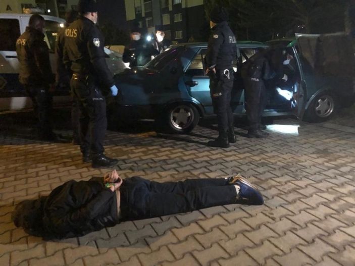 Sokağa çıkma yasağında polisten kaçan ehliyetsiz sürücüye ceza yağdı -2