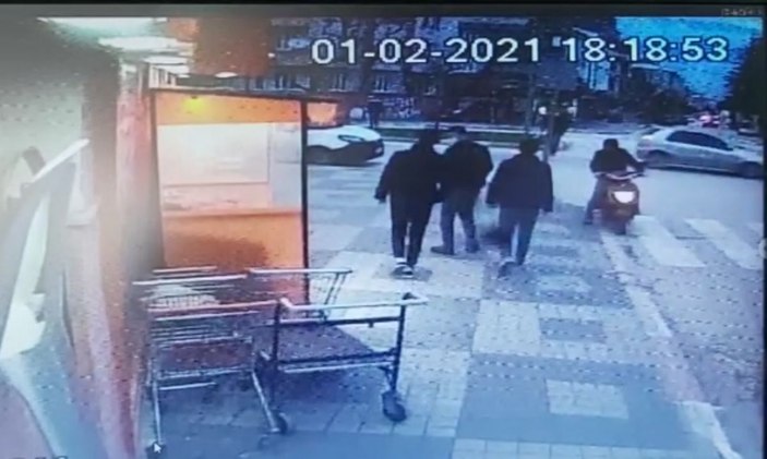 Market önüne bırakılan elektrikli bisikletin çalınma anı kamerada -3