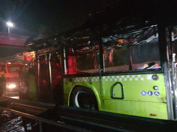 Seyir halindeki halk otobüsü alev alev yandı -4