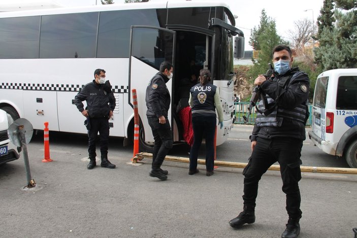 Şanlıurfa'da polisleri yaralayan 4 kişi gözaltına alındı -2