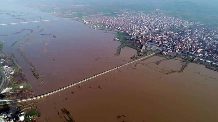 'Turuncu alarm' verilen Ergene Nehri taştı -1